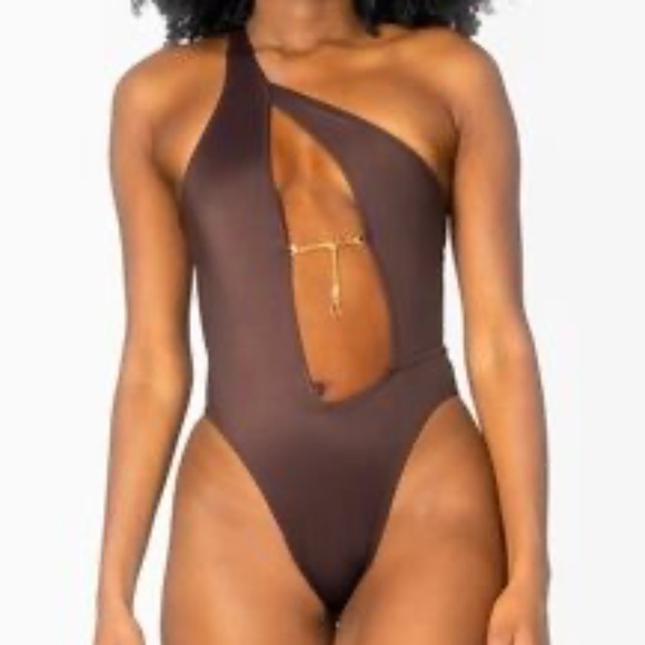437 Sienna one-piece in brown - Picture 2 of 3